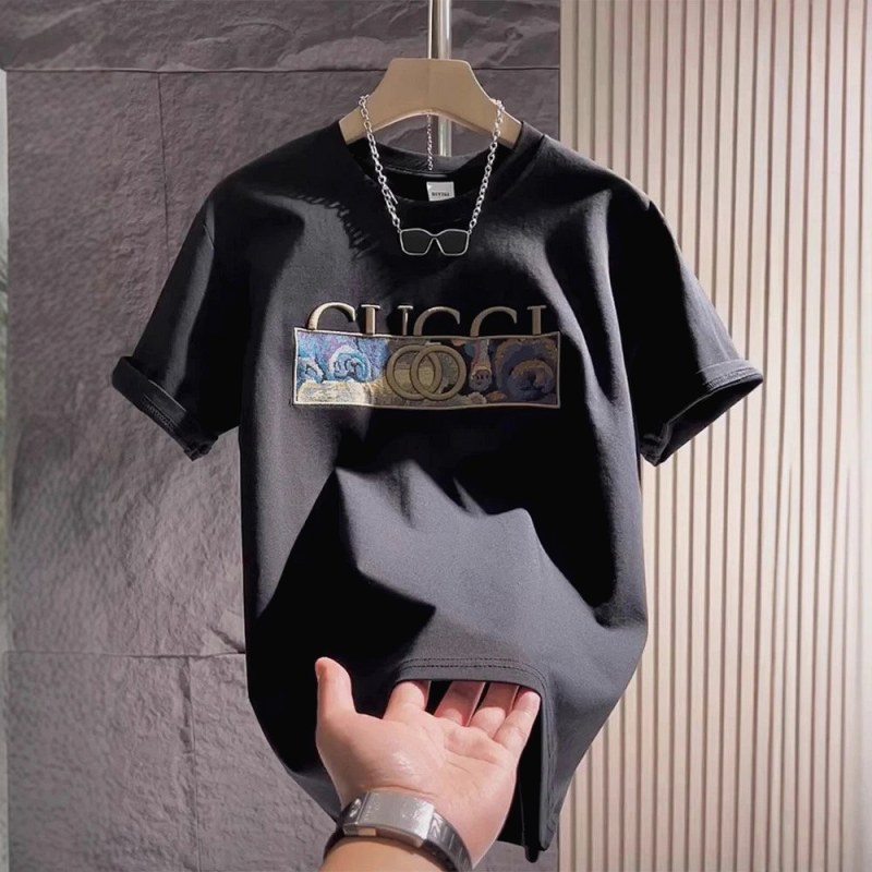 Gucci Black T-Shirt Review: We Ordered Two Sizes to Test the Loose-Fit vs Size-Up Conflict